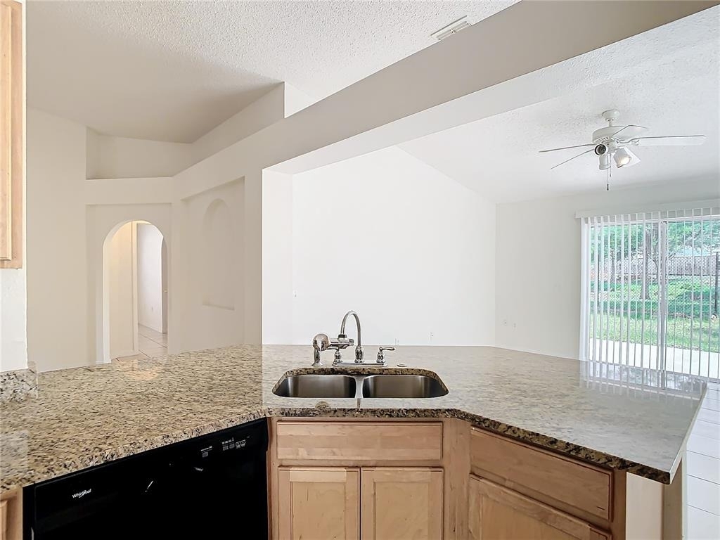 10155 Laxton Street - Photo 8