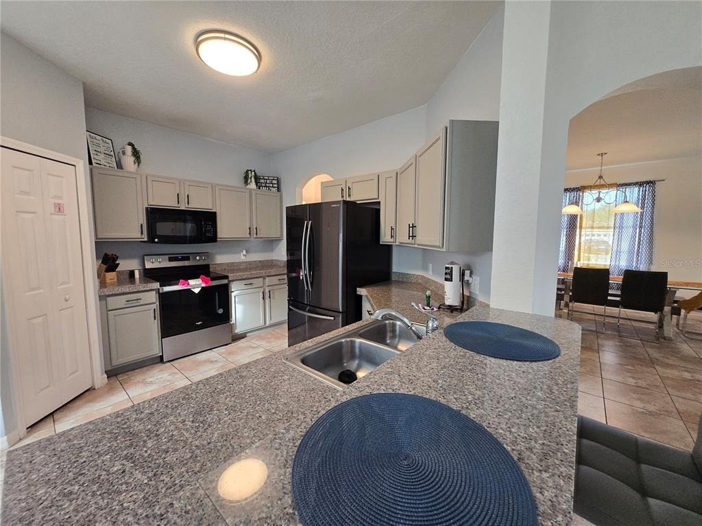 930 Oxford Drive - Photo 6