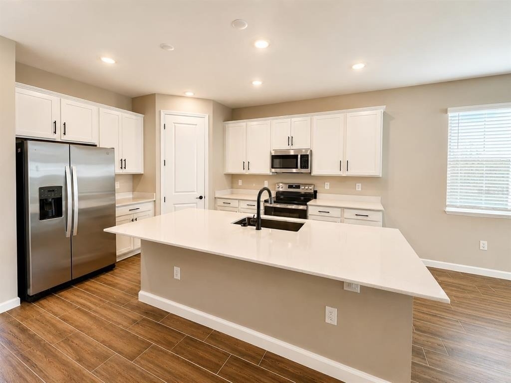 708 Griffon Avenue - Photo 7