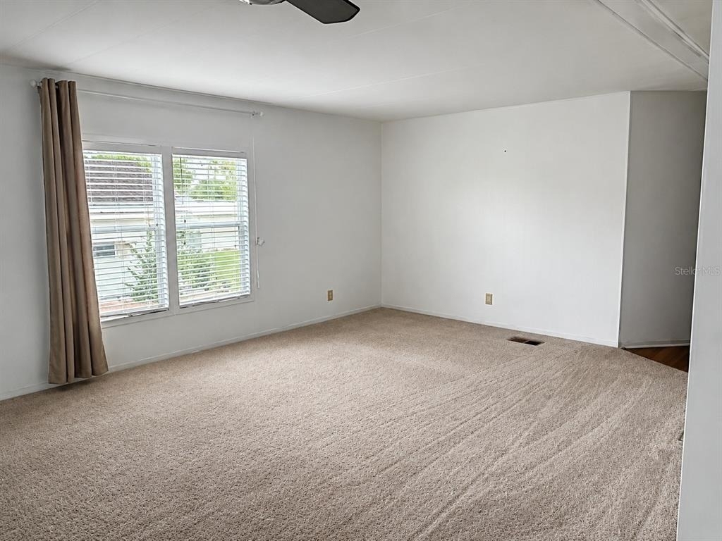 1503 Peachtree Lane - Photo 2