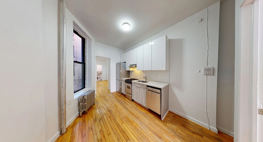 East 91st Street - Photo 5