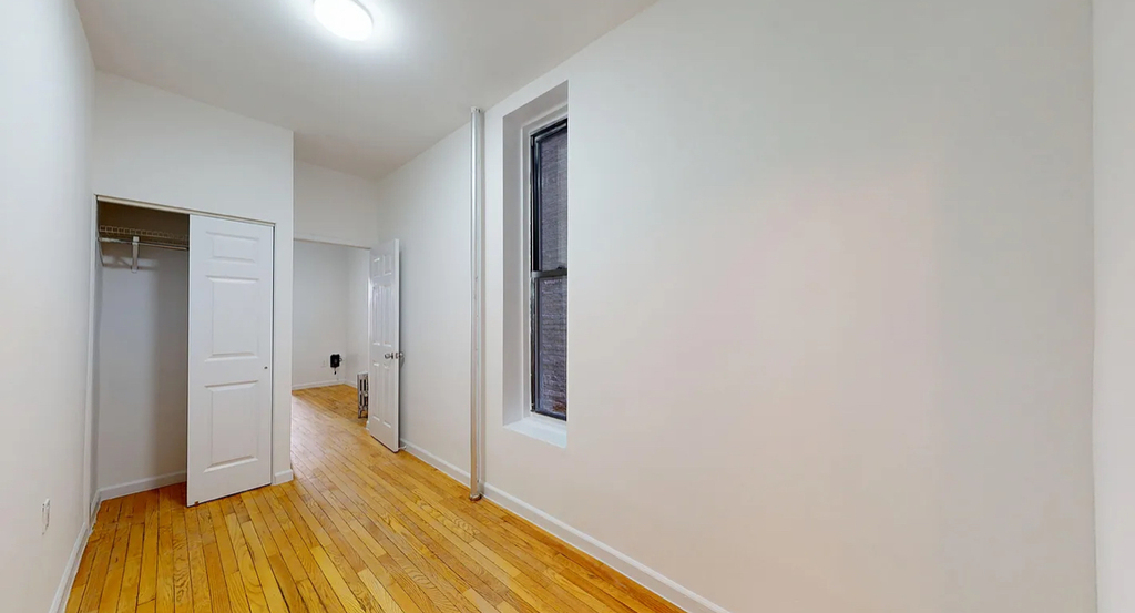 East 91st Street - Photo 9