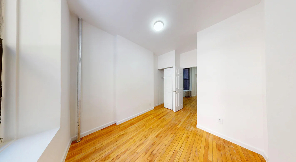East 91st Street - Photo 8