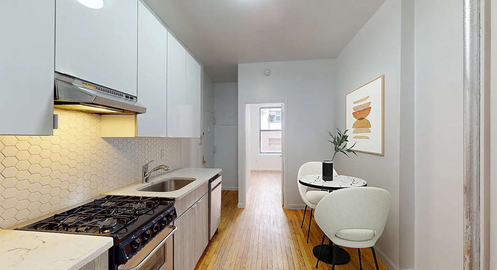 East 91st Street - Photo 0
