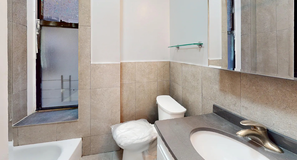 East 91st Street - Photo 10