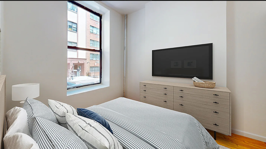 East 91st Street - Photo 2