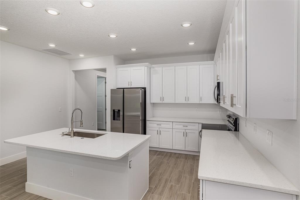 1108 Oregon Avenue - Photo 4