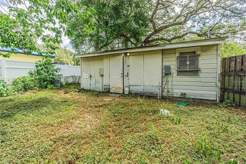 10704 N Annette Avenue - Photo 2