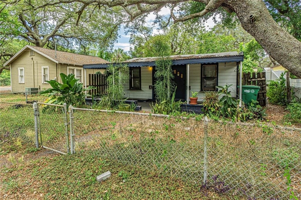 10704 N Annette Avenue - Photo 1