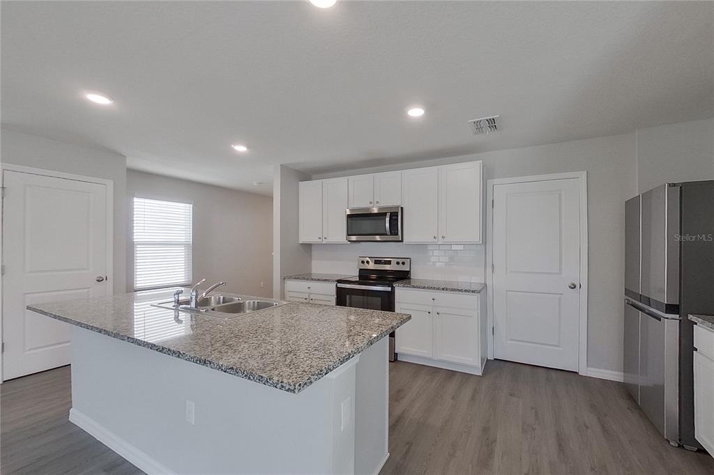8704 Sw 44th Court - Photo 4