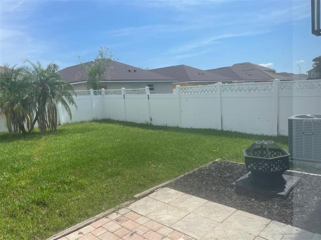 2421 Ashecroft Drive - Photo 3