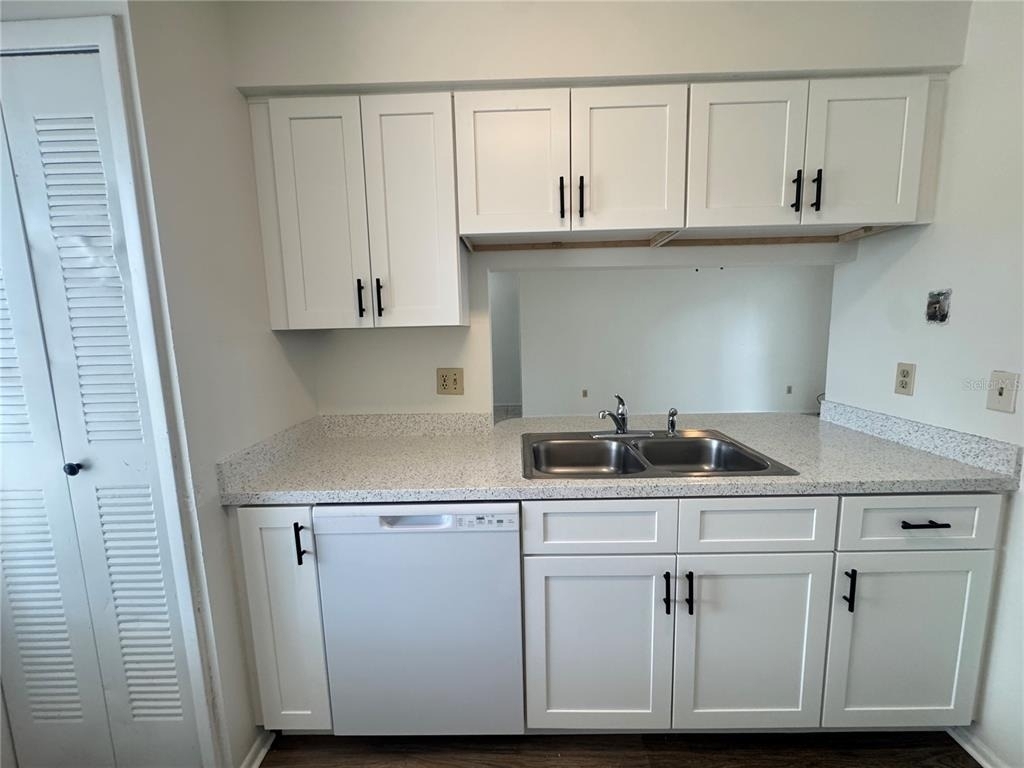 1013 Arizona Court - Photo 5