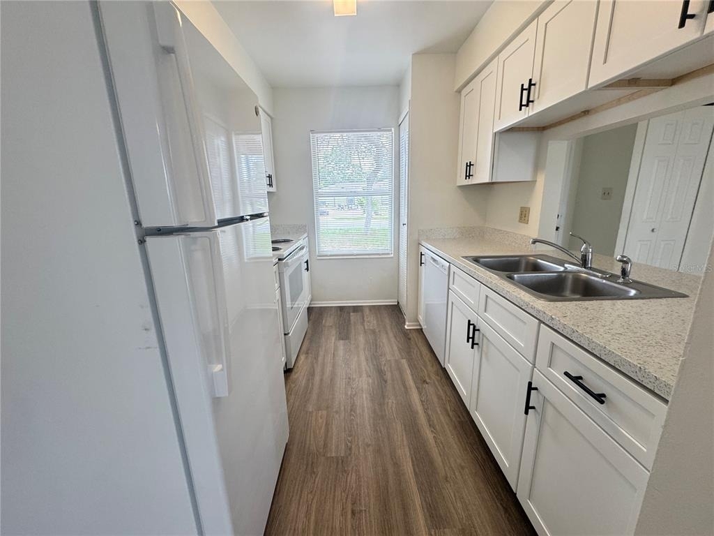1013 Arizona Court - Photo 4