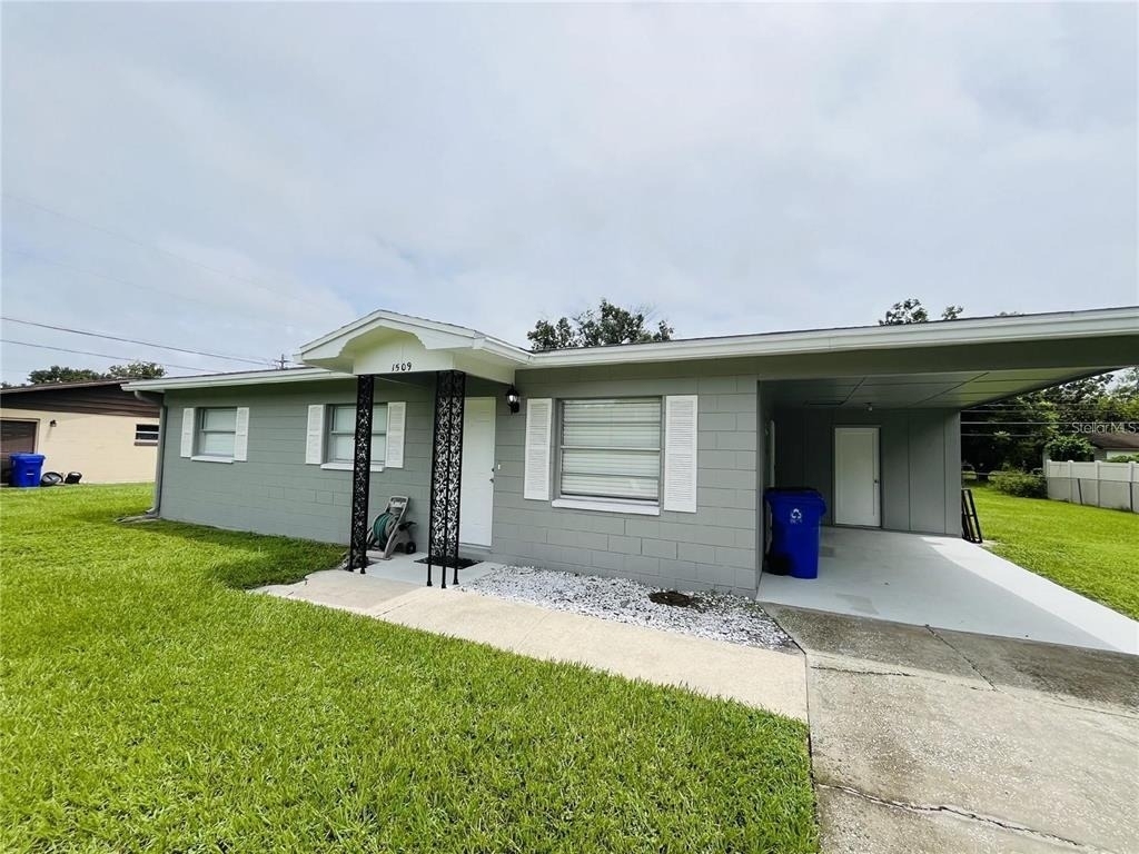 1509 Phyllis Street - Photo 1