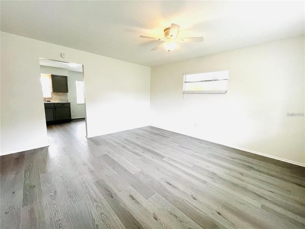 1509 Phyllis Street - Photo 2