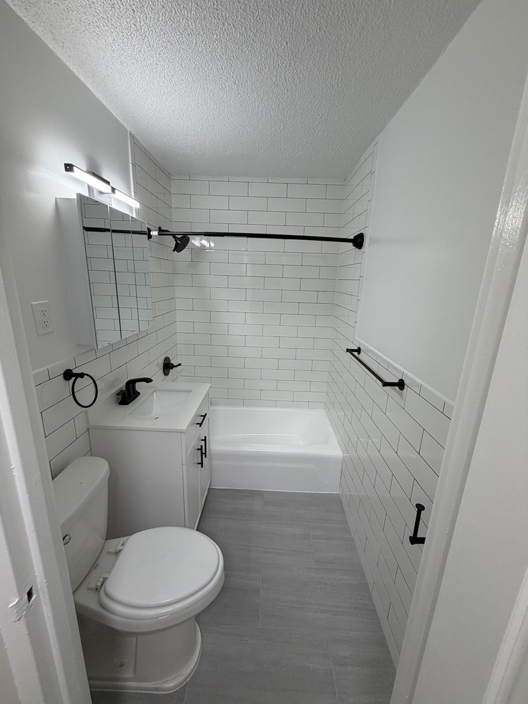 3333 Broadway - Photo 3