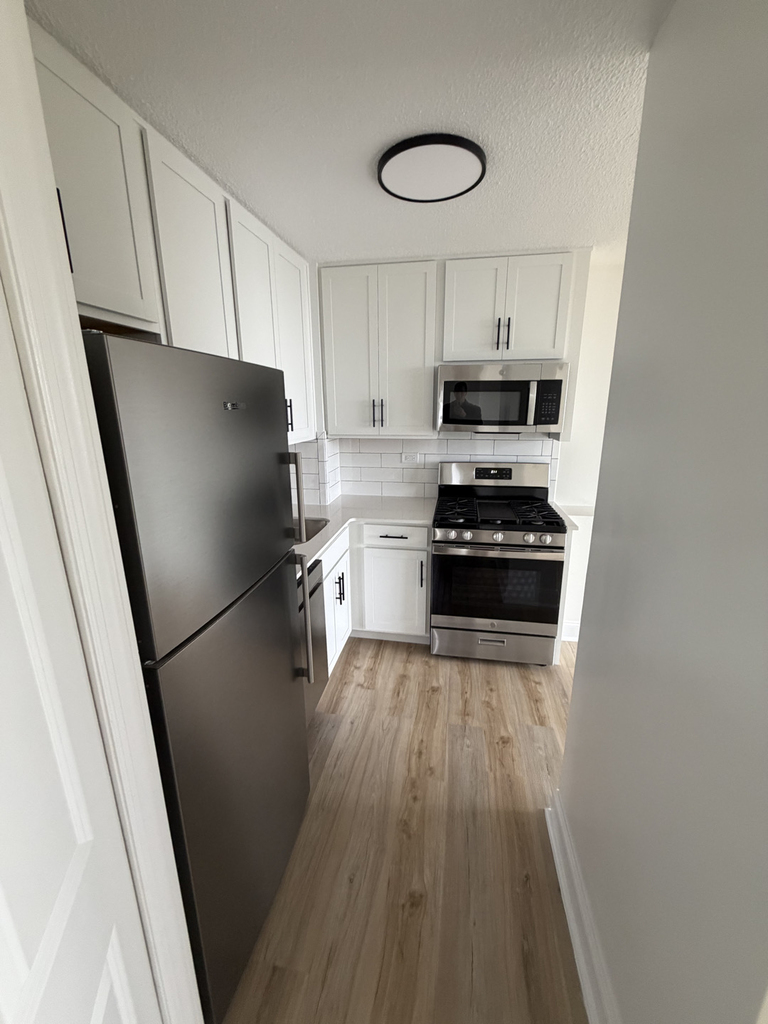 3333 Broadway - Photo 1