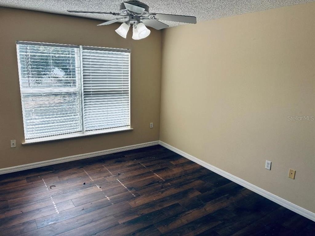 5662 Oakwood Knoll Drive - Photo 7