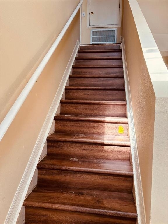 5662 Oakwood Knoll Drive - Photo 4