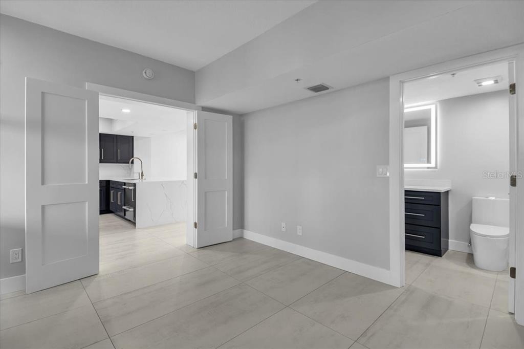 2020 Harbourside Drive - Photo 4