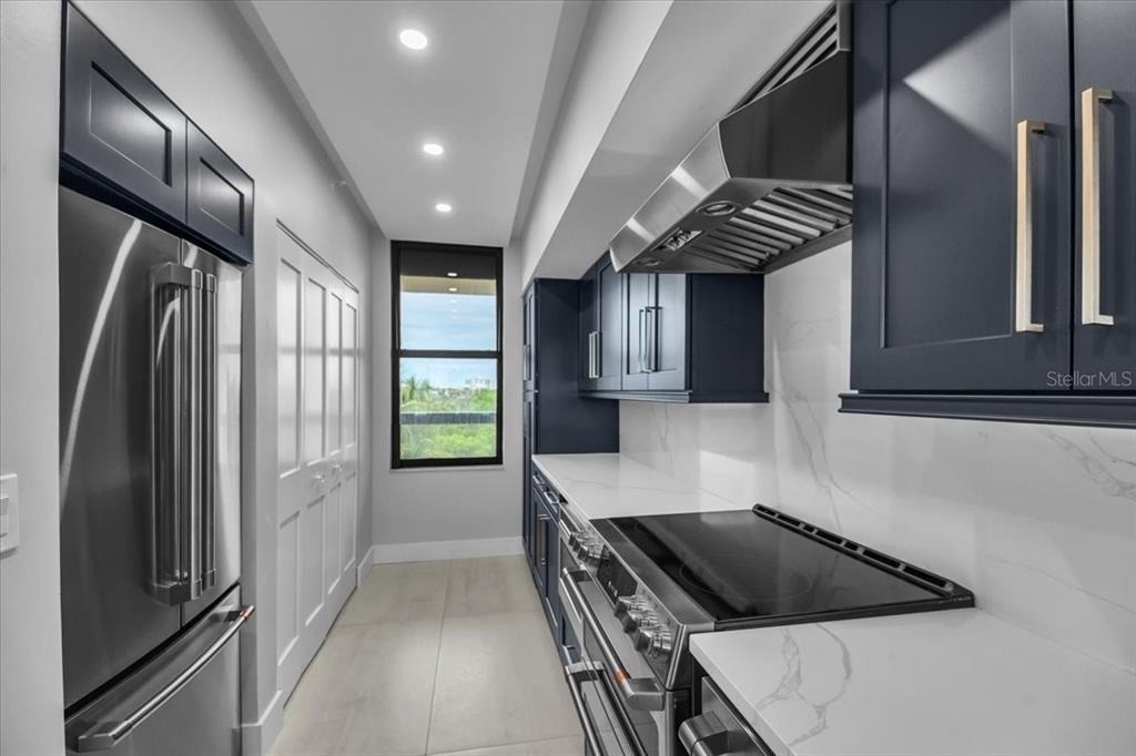 2020 Harbourside Drive - Photo 9
