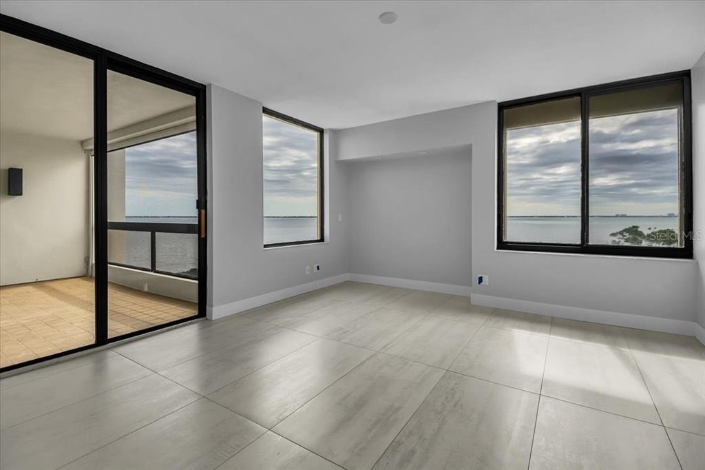 2020 Harbourside Drive - Photo 22