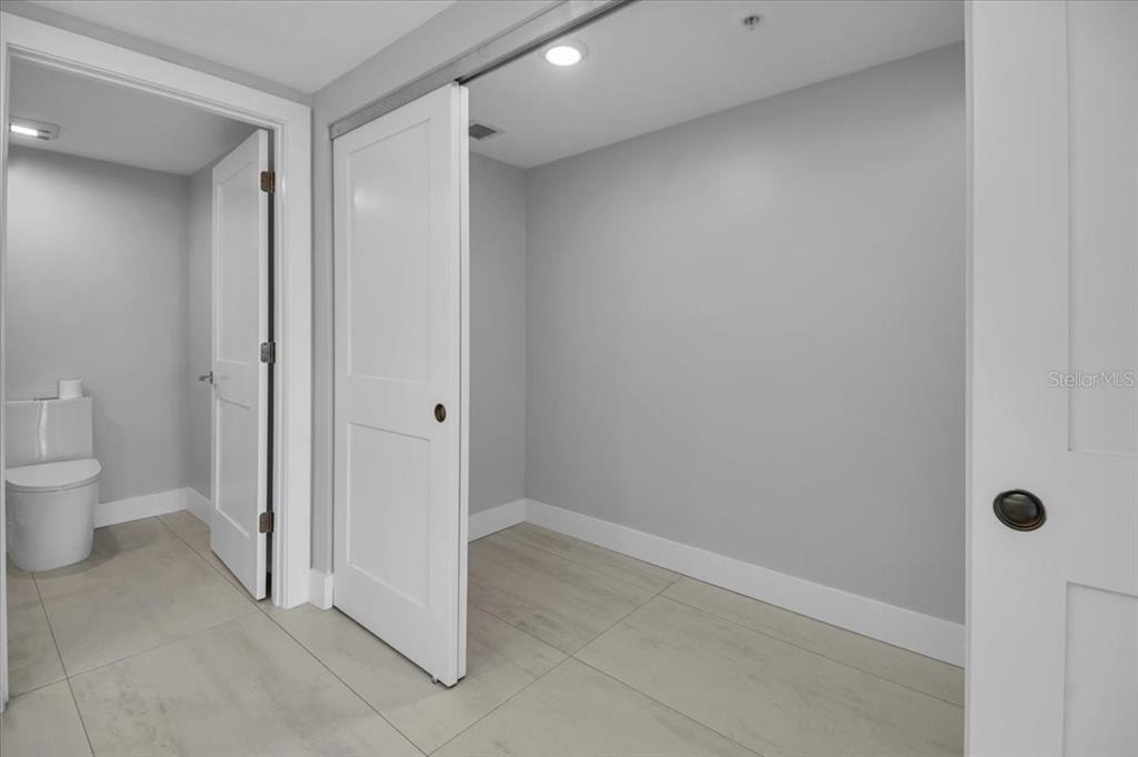 2020 Harbourside Drive - Photo 2