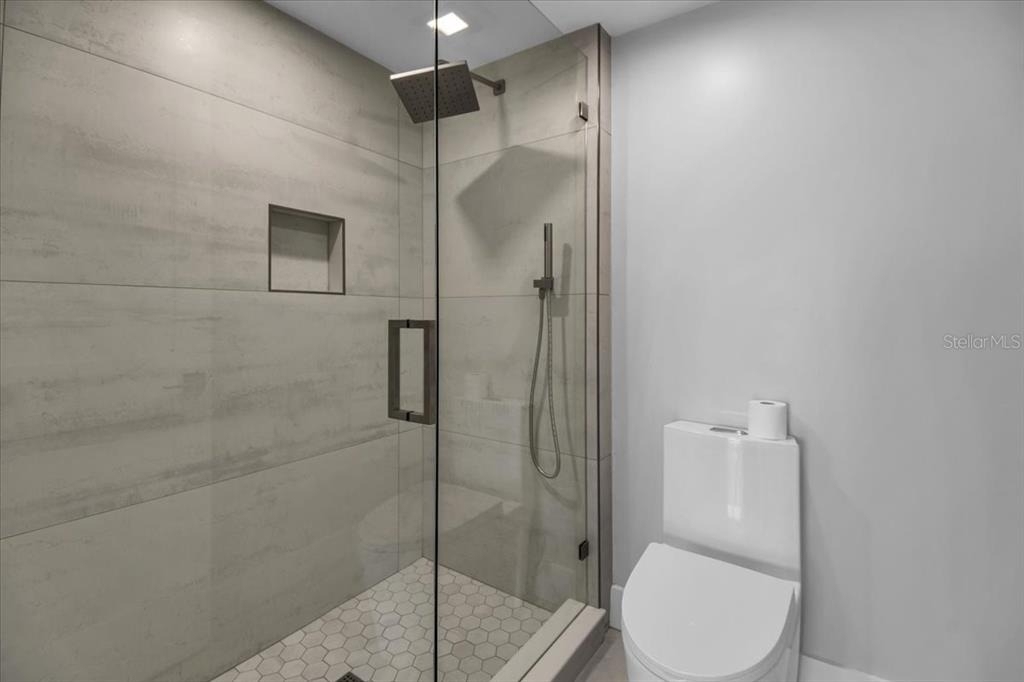 2020 Harbourside Drive - Photo 1