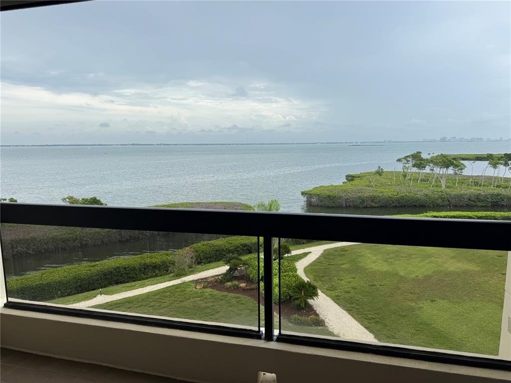 2020 Harbourside Drive - Photo 0