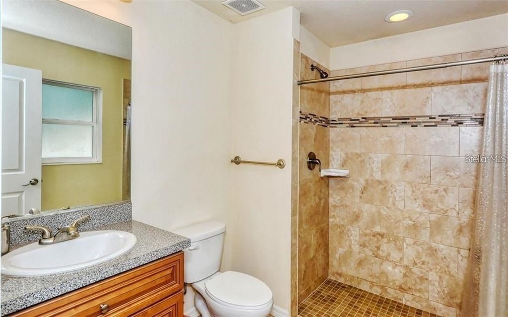 1057 32nd Street - Photo 5