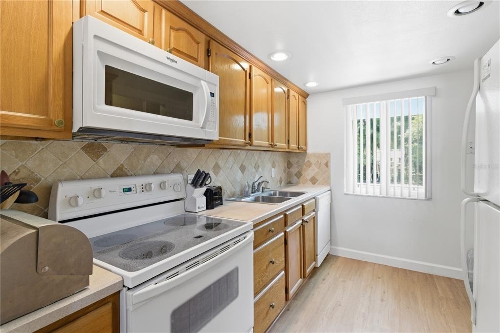 2060 Marilyn Street - Photo 4
