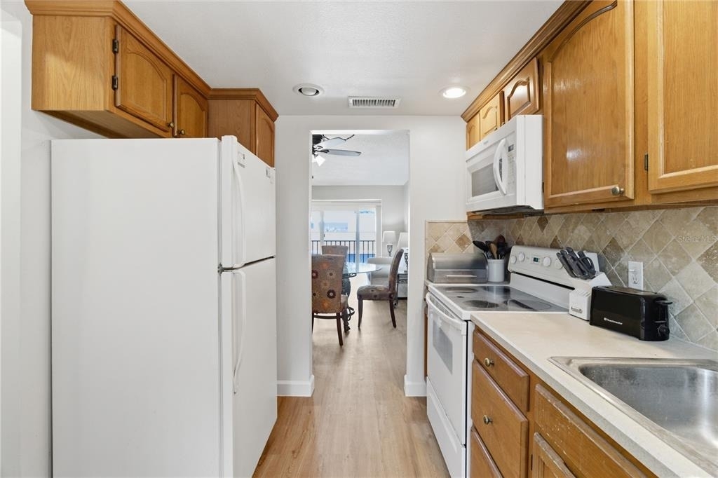 2060 Marilyn Street - Photo 3