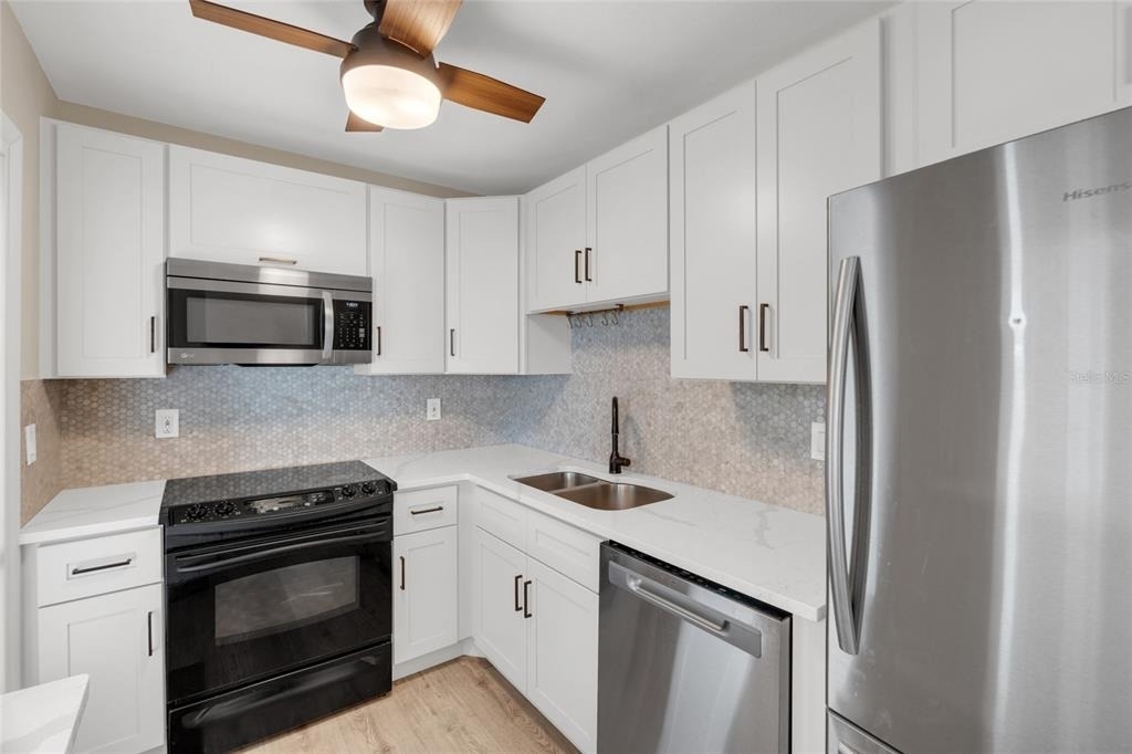 5996 Hibiscus Drive - Photo 7