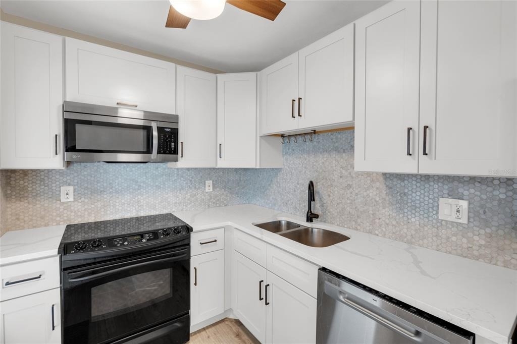 5996 Hibiscus Drive - Photo 6