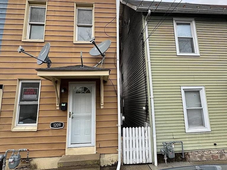 1209 Mechanic Street - Photo 0
