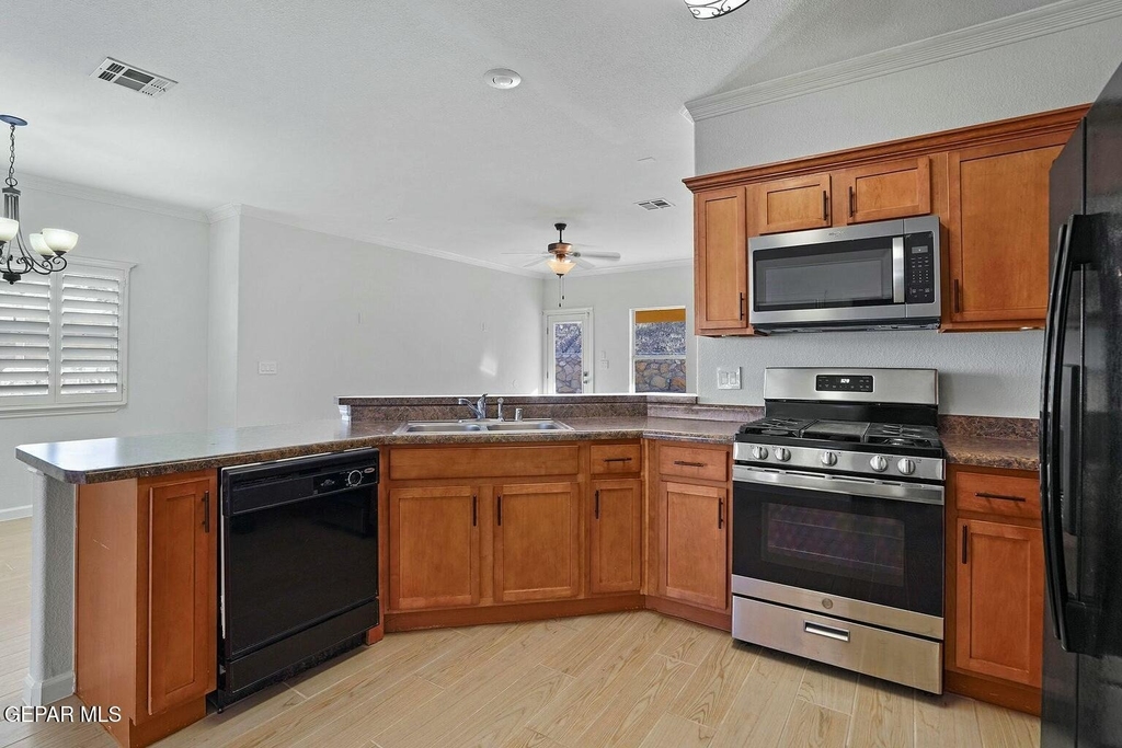 1451 Senda Del Sol Lane - Photo 7