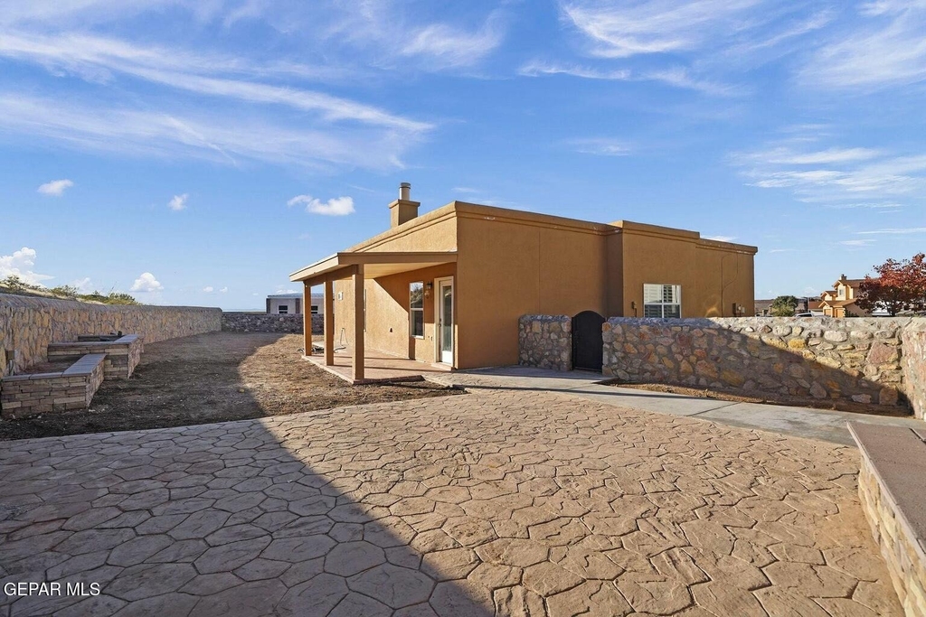 1451 Senda Del Sol Lane - Photo 27