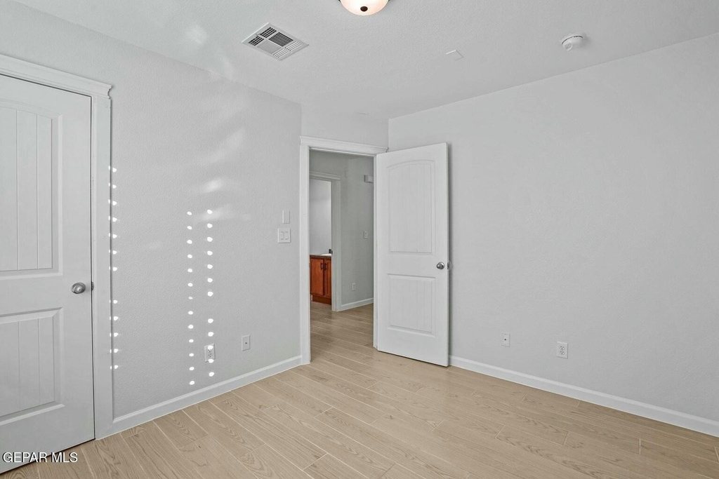 1451 Senda Del Sol Lane - Photo 19