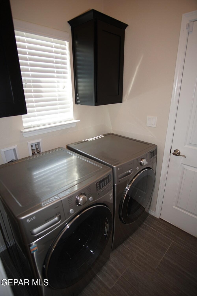 2136 William Caples Street - Photo 9