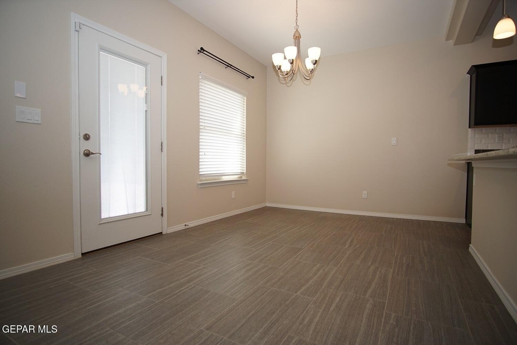 2136 William Caples Street - Photo 7