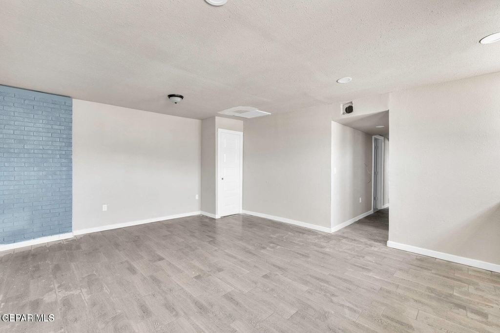 8827 Mount Elbert Drive - Photo 9