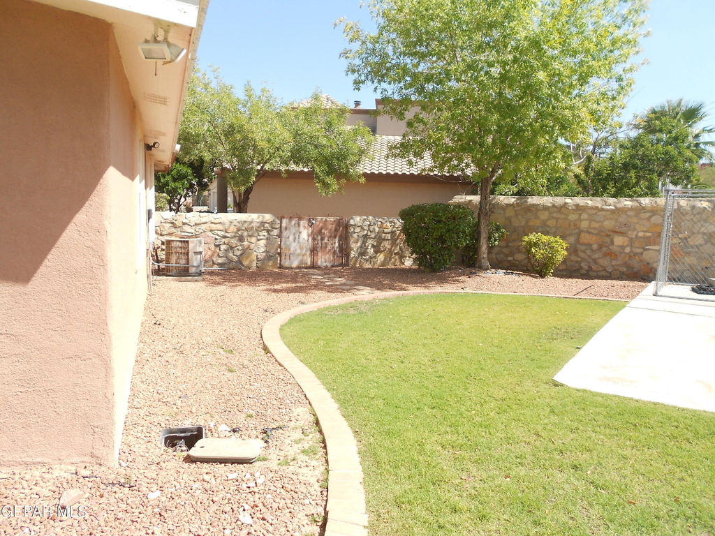 1201 Brown Ridge Place - Photo 31