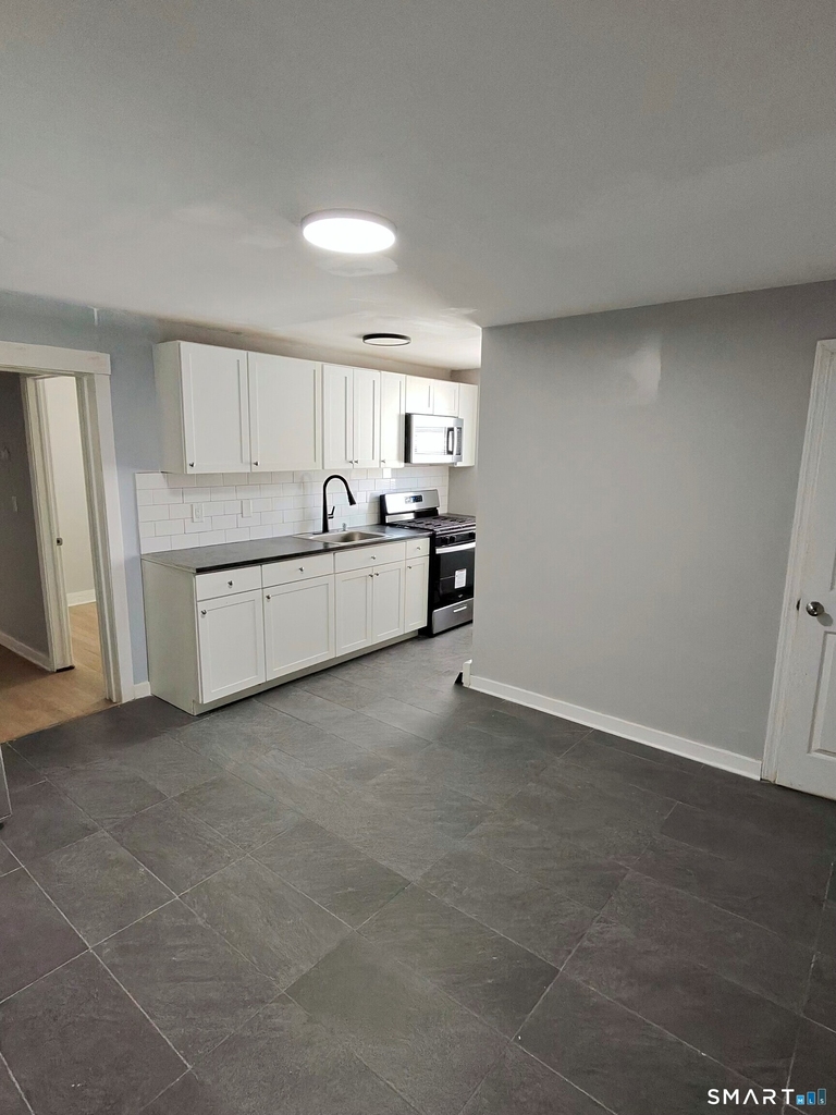 982 Pembroke Street - Photo 0