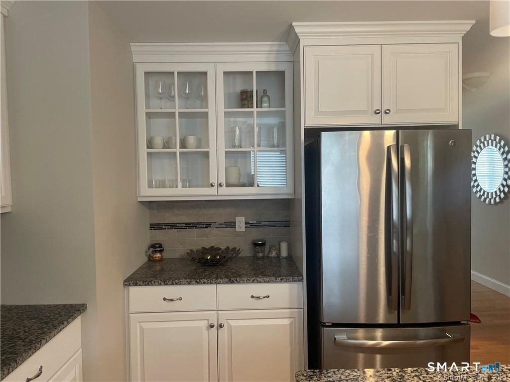 380 King Street - Photo 3