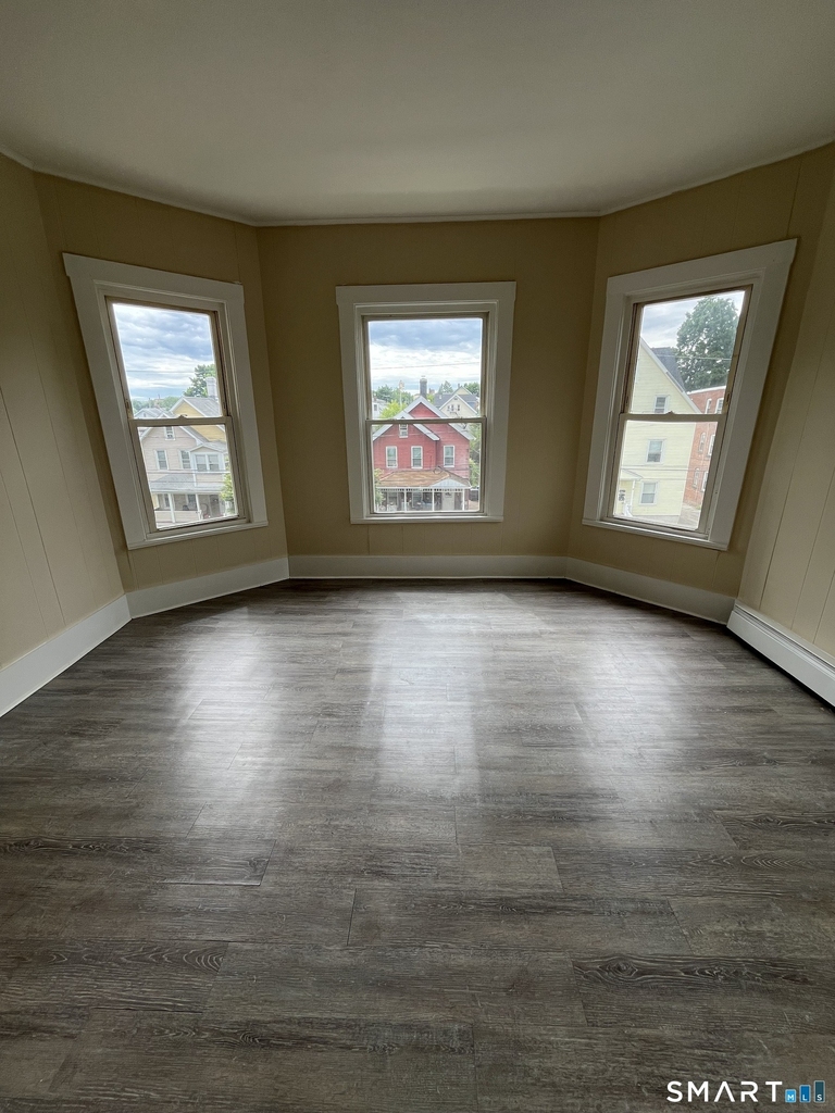 33 Dewey Street - Photo 0