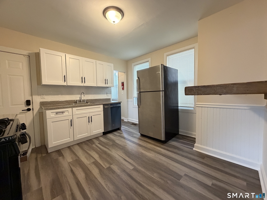 37-41 Jackson Avenue - Photo 6