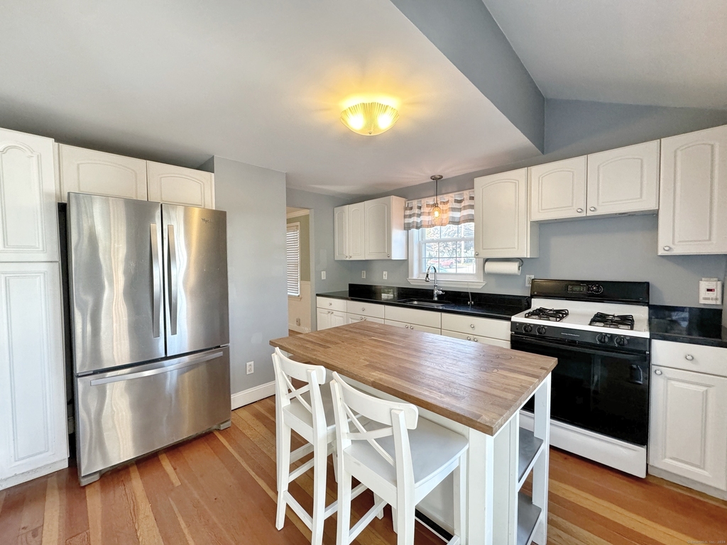 84 Sunnyridge Avenue - Photo 0