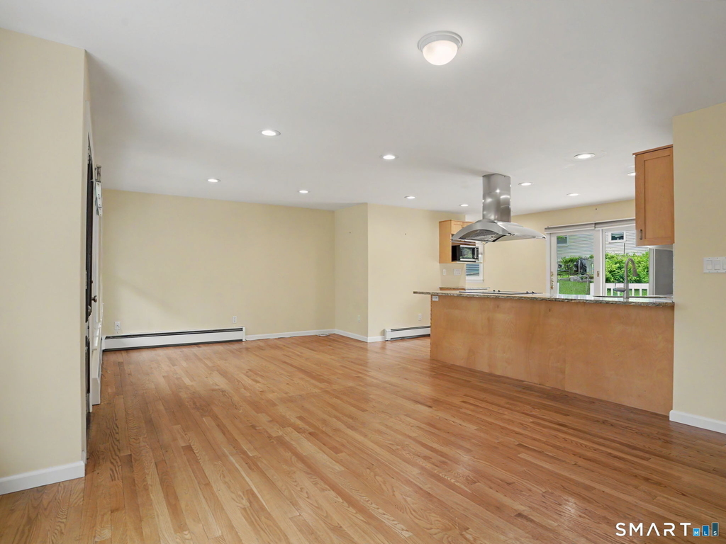 42 County Street - Photo 5
