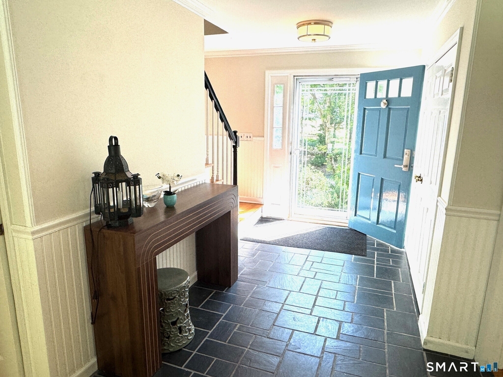 91 Raymond Street - Photo 2
