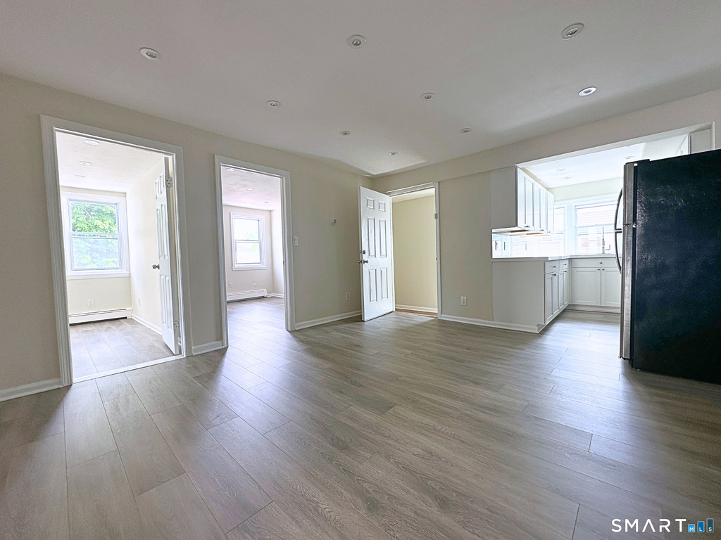 13 13 Bartlett Street - Photo 2
